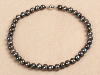 Exquisite Freshwater Pearl Black Pearl Necklace